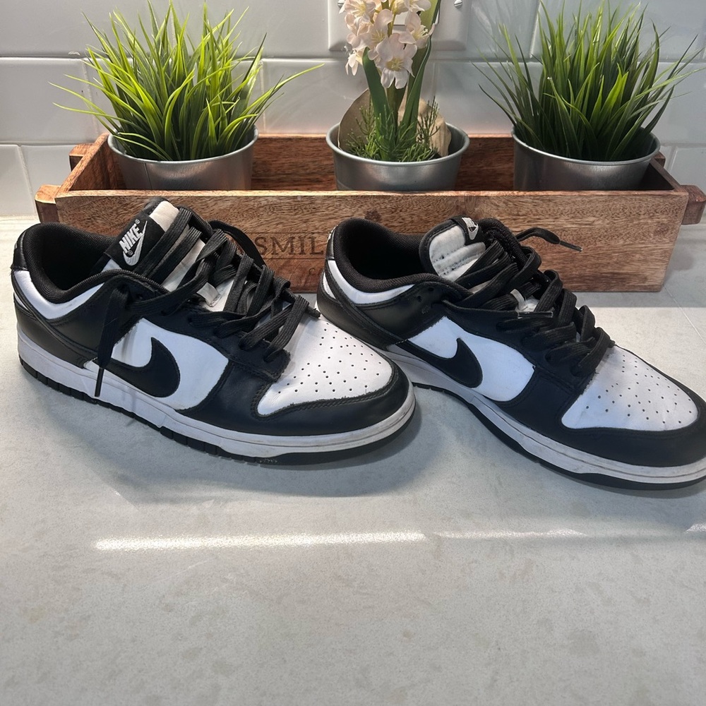 Nike panda dunks